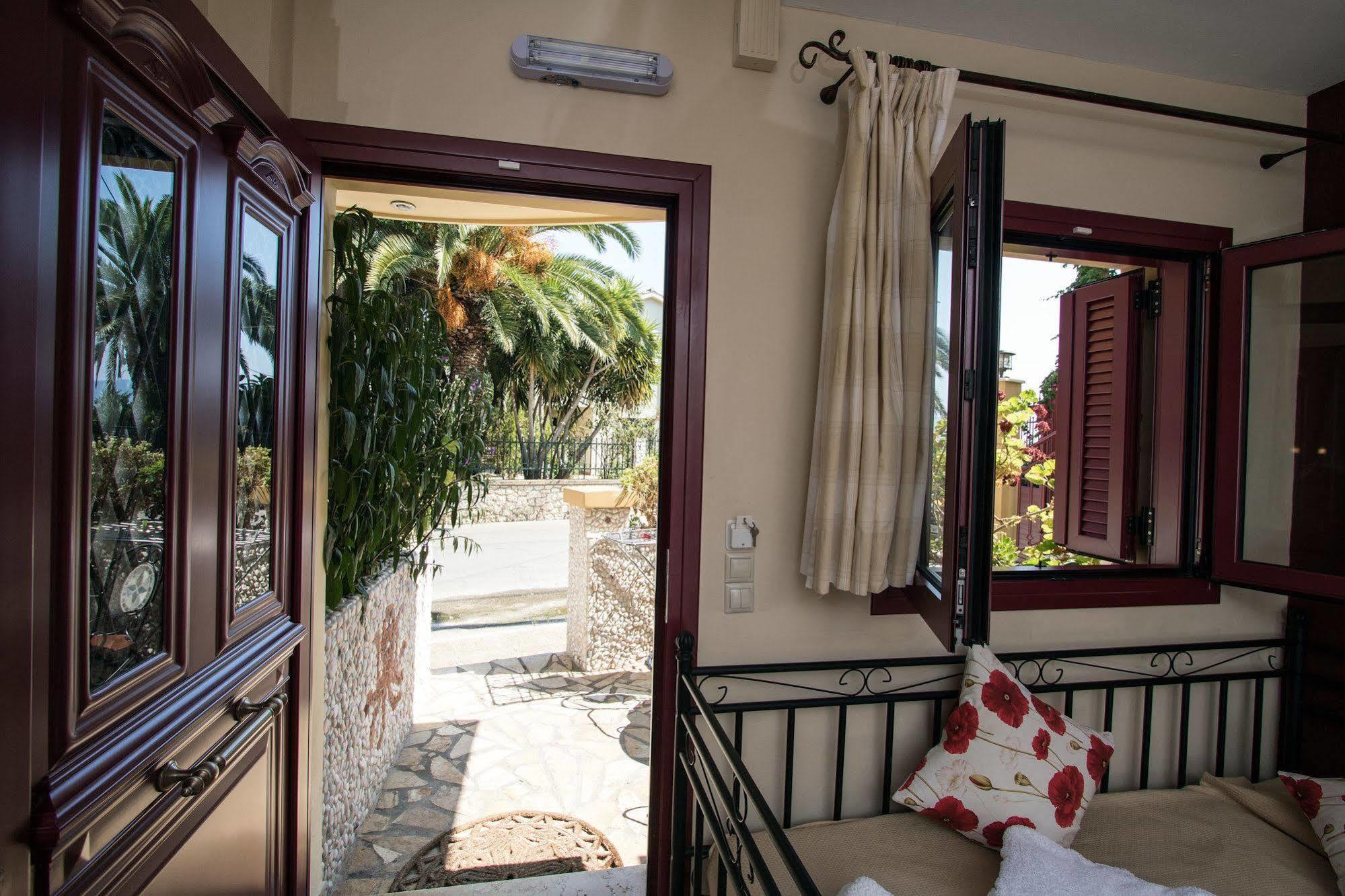 Greka Ionian Suites Айя-Евфимия Экстерьер фото