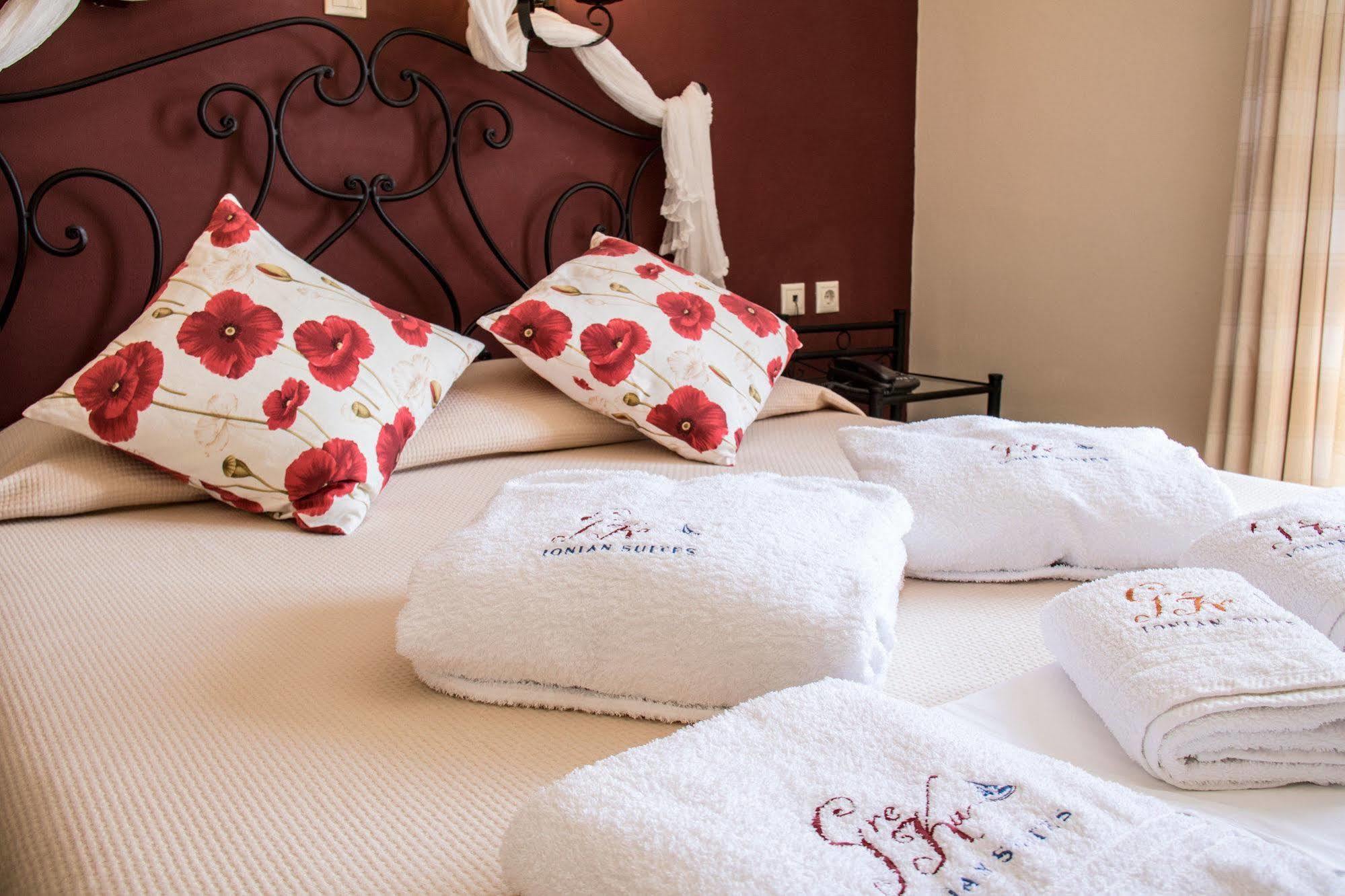 Greka Ionian Suites Айя-Евфимия Экстерьер фото