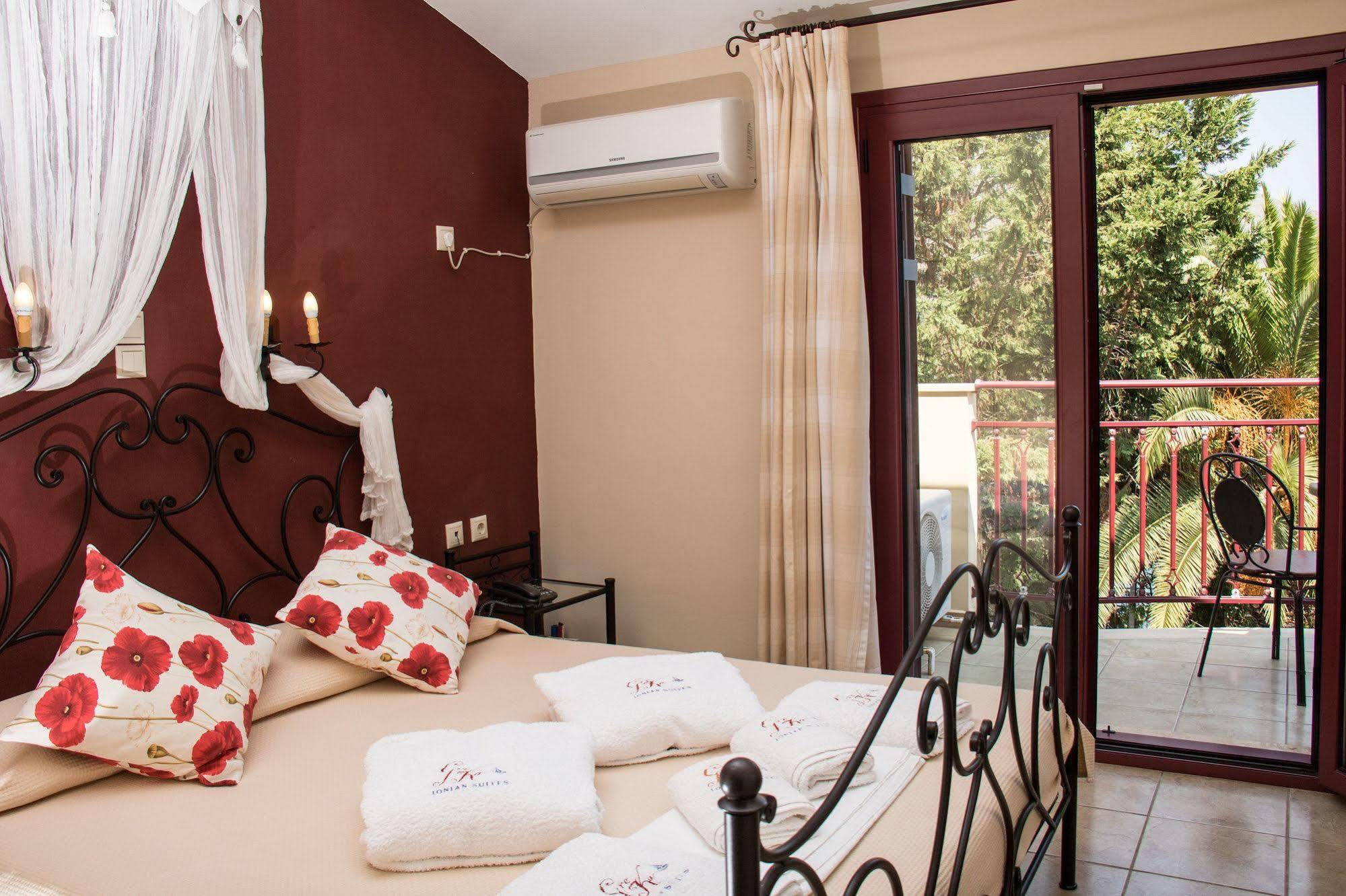 Greka Ionian Suites Айя-Евфимия Экстерьер фото