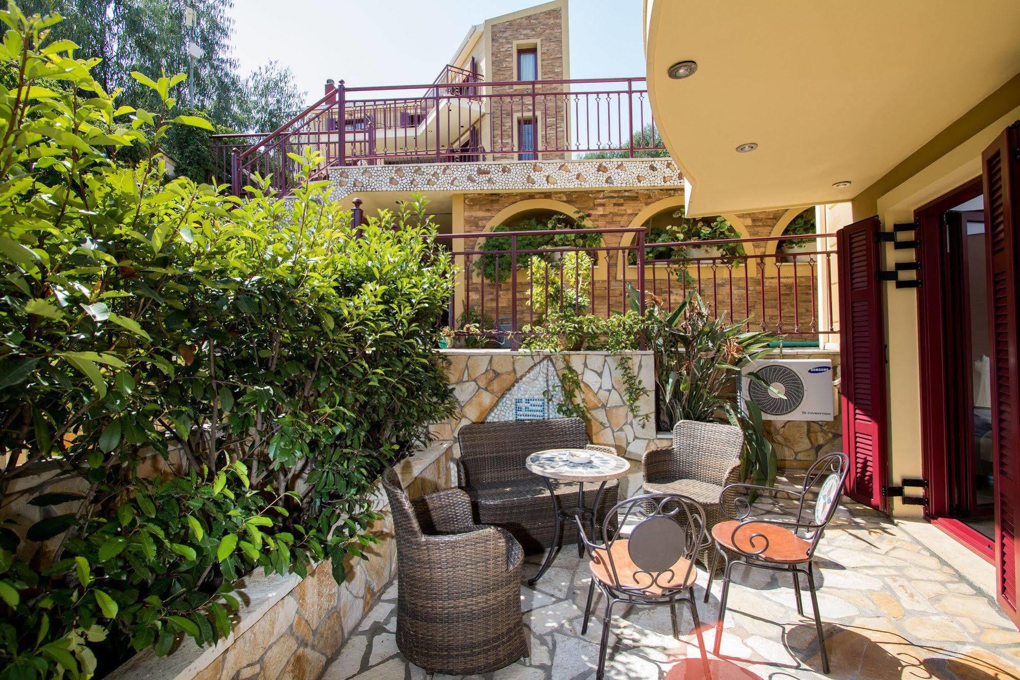 Greka Ionian Suites Айя-Евфимия Экстерьер фото
