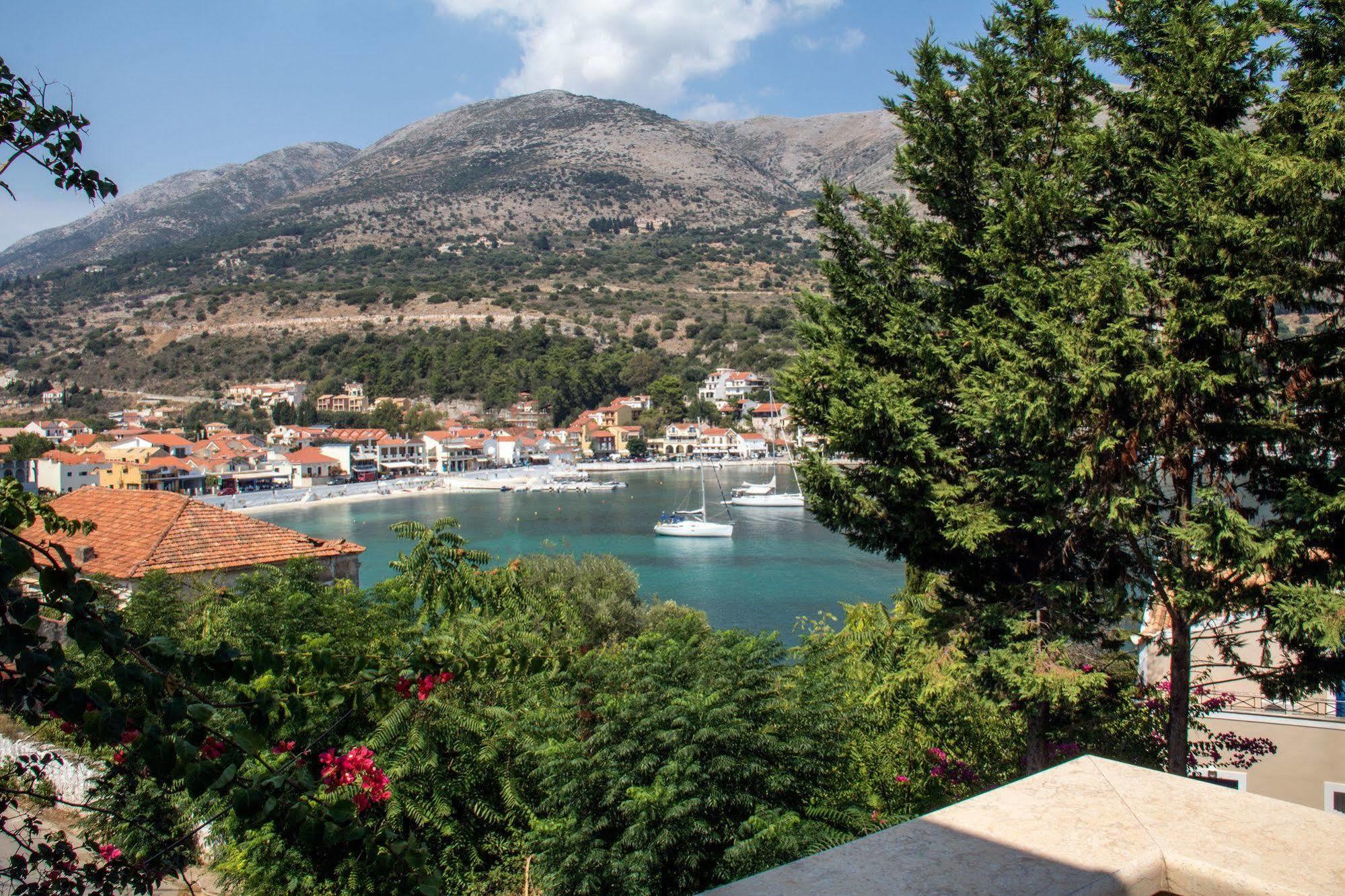 Greka Ionian Suites Айя-Евфимия Экстерьер фото